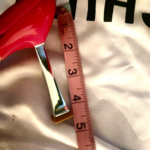 Schutz Fucshia Pink Genuine Leather Strappy Heel. Comes with box, Brand New. - Picture 11 of 11